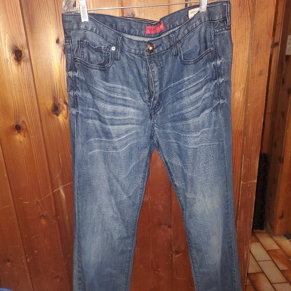 Guess Mens Jeans | Regular Straight Crescent fit - Picture 3 of 5
